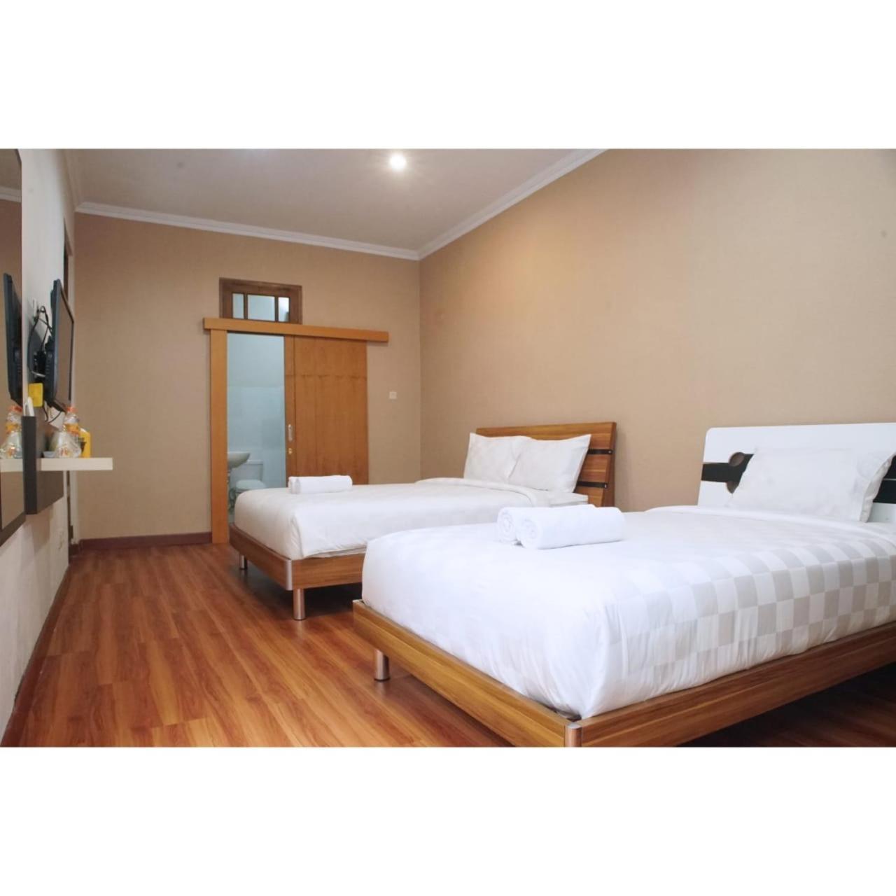 Hotel Omah Sastro 2 Yogyakarta Exterior foto